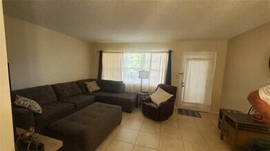2002 Granada Dr in Coconut Creek, FL - Building Photo - Building Photo