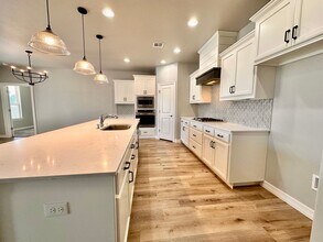 9948 NW 94th St in Yukon, OK - Building Photo - Building Photo