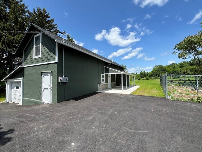 1900 Rte 9W in Milton, NY - Building Photo - Building Photo