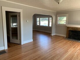 5333 NE Wistaria Dr in Portland, OR - Building Photo