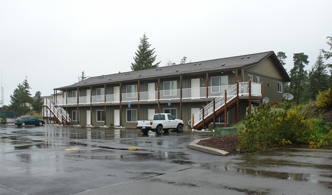 Northwood Apartments in Florence, OR - Building Photo - Building Photo