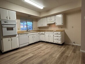 14644 N 62nd Ave in Glendale, AZ - Building Photo - Building Photo