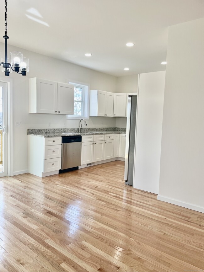 455R Sherman Ave in Hamden, CT - Building Photo - Building Photo