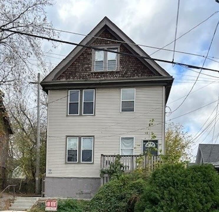1819 N Pulaski St in Milwaukee, WI - Building Photo