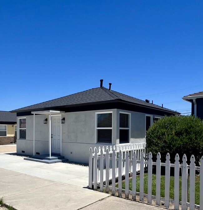 228 S H St, Unit D in Lompoc, CA - Building Photo - Building Photo