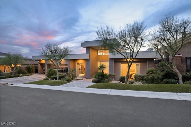 property at 667 Palisade Rim Dr