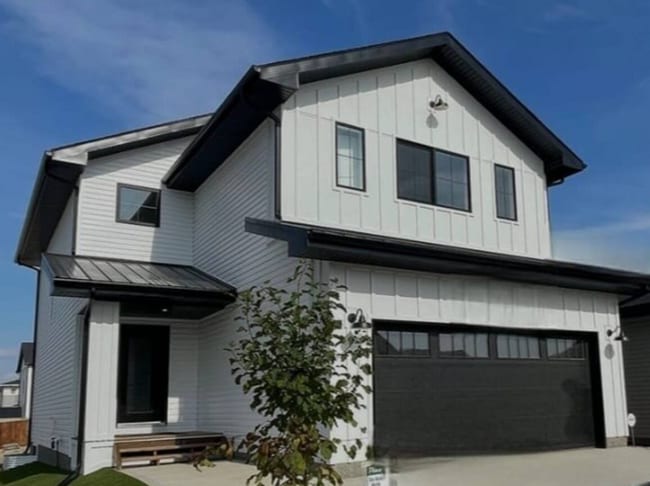 property at 385 Chelsom Mnr