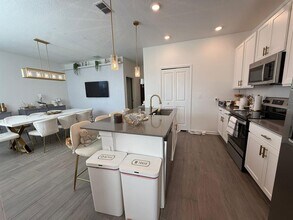 8097 Sayings Dr in Winter Garden, FL - Building Photo - Building Photo