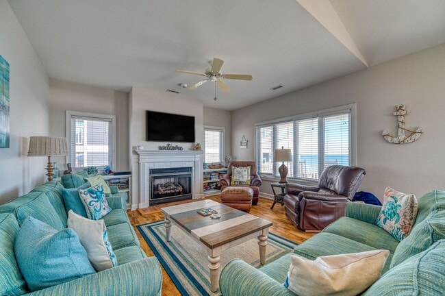 property at 1821 N Shore Dr