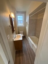 2004 Holland Rd in Appleton, WI - Foto de edificio - Building Photo