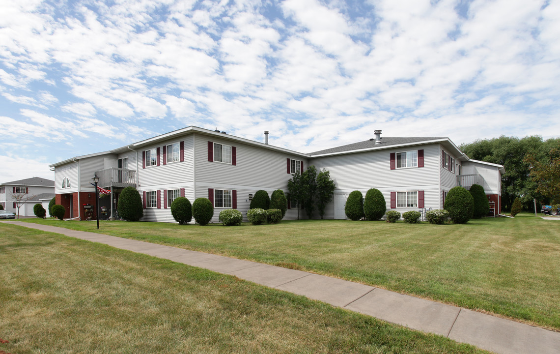 Northernaire Apartments in Superior, WI - Building Photo