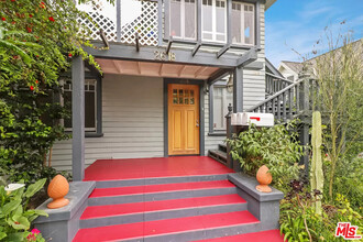 2618 3rd St, Unit 1 in Santa Monica, CA - Building Photo - Building Photo