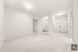 BRUCKNER BOULEVARD in Bronx, NY - Building Photo - Building Photo