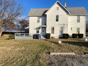 4128 River Dr, Unit River view with park and bike path in Moline, IL - Foto de edificio - Building Photo