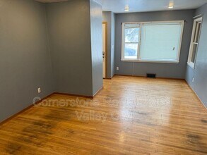 615 10th Ave SW in Valley City, ND - Building Photo - Building Photo