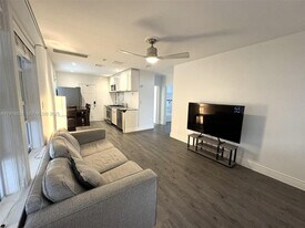 2309 Van Buren St in Hollywood, FL - Building Photo
