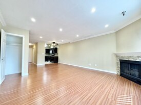 14540 Burbank Blvd in Los Angeles, CA - Building Photo