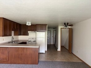 1409 Ridgecrest Trl in Green Bay, WI - Foto de edificio - Building Photo