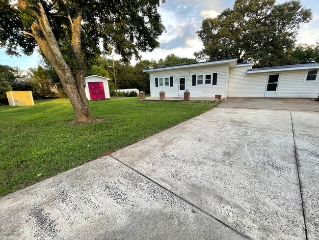 property at 421 Oakland Ave