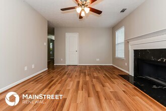 4588 Latchwood Dr in Stonecrest, GA - Foto de edificio - Building Photo