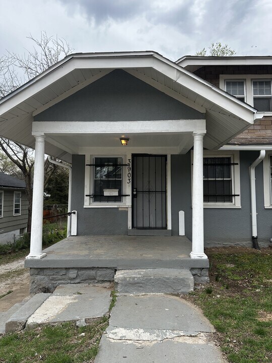 3901 E 58th St in Kansas City, MO - Building Photo