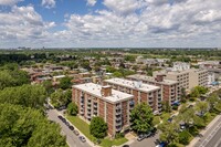 1605 Henri-Bourassa Blvd W in Montréal, QC - Building Photo - Building Photo