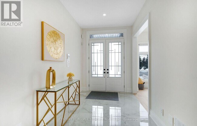 8915 Heritage Rd in Brampton, ON - Building Photo - Building Photo