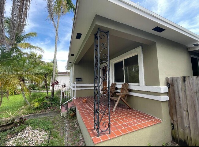 2530 Fillmore St in Hollywood, FL - Building Photo - Building Photo