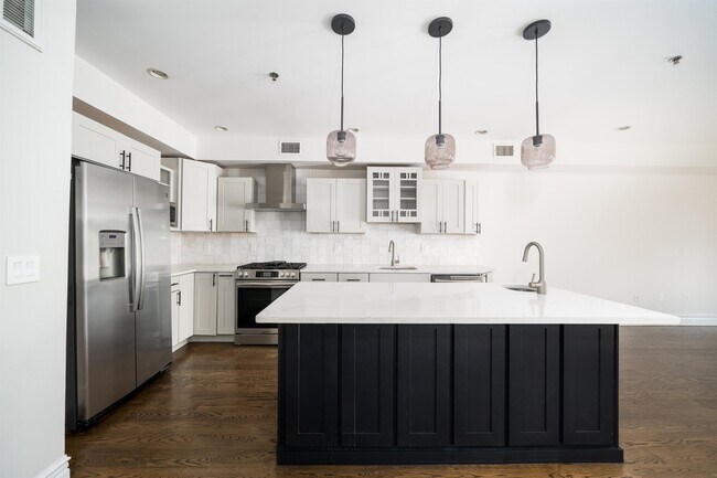 610 Madison St in Hoboken, NJ - Building Photo - Building Photo