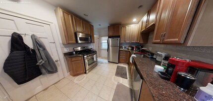164 L St, Unit 2 in Boston, MA - Building Photo - Building Photo