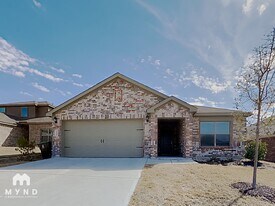 116 Bandana Cir in Newark, TX - Building Photo