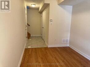 15 Chiffon St in Vaughan, ON - Building Photo - Building Photo