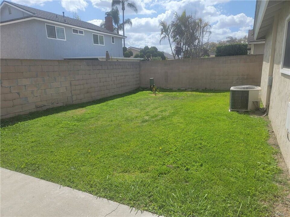 18408 Laurelbrook Cir in Cerritos, CA - Building Photo