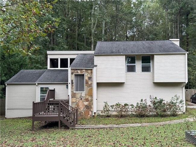 property at 2400 Salem Dr