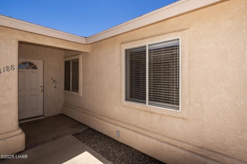 3188 Desert Dr in Lake Havasu City, AZ - Building Photo