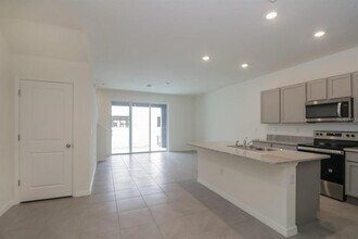 2893 Peony Pr Ln in Wesley Chapel, FL - Building Photo - Building Photo