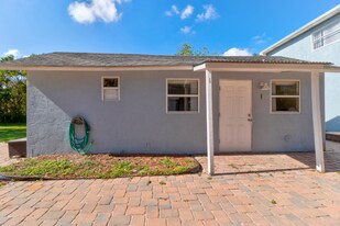 68 Fairview Ave in Ormond Beach, FL - Building Photo