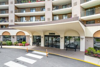 Valley Forge Towers West in King of Prussia, PA - Foto de edificio - Building Photo
