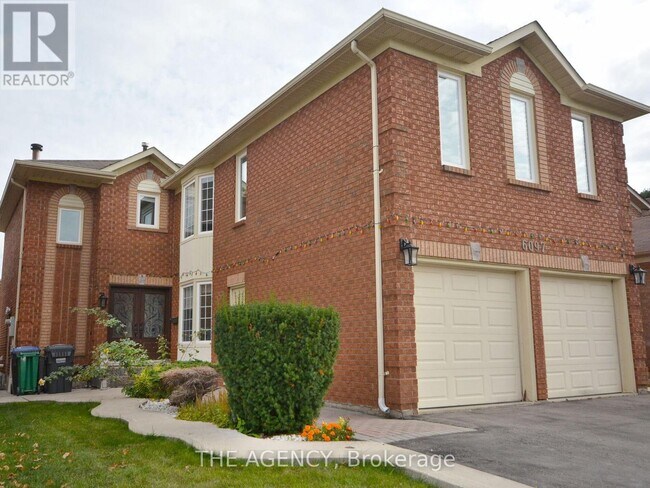 6097 Douguy Blvd in Mississauga, ON - Building Photo - Building Photo