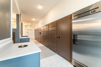 Maple + Denton in Dallas, TX - Foto de edificio - Building Photo