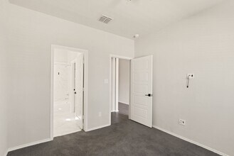 9313 Aggie Run in San Antonio, TX - Foto de edificio - Building Photo