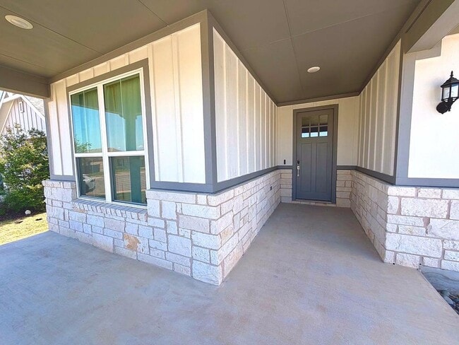 125 Slenderleaf Dr in Marble Falls, TX - Building Photo - Building Photo
