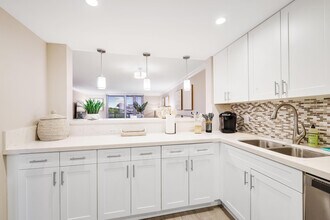 601 N Ocean Blvd in Boca Raton, FL - Building Photo - Building Photo