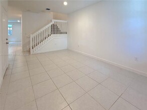 1060 SE 26th Ter in Homestead, FL - Building Photo - Building Photo