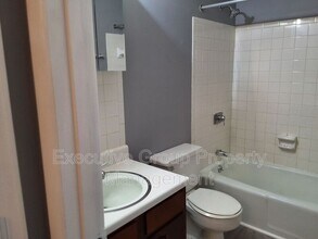 253 University Dr in Radcliff, KY - Building Photo - Building Photo