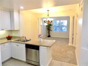 2207 Watermarke Pl, Unit Watermarke Condo in Irvine, CA - Building Photo - Building Photo