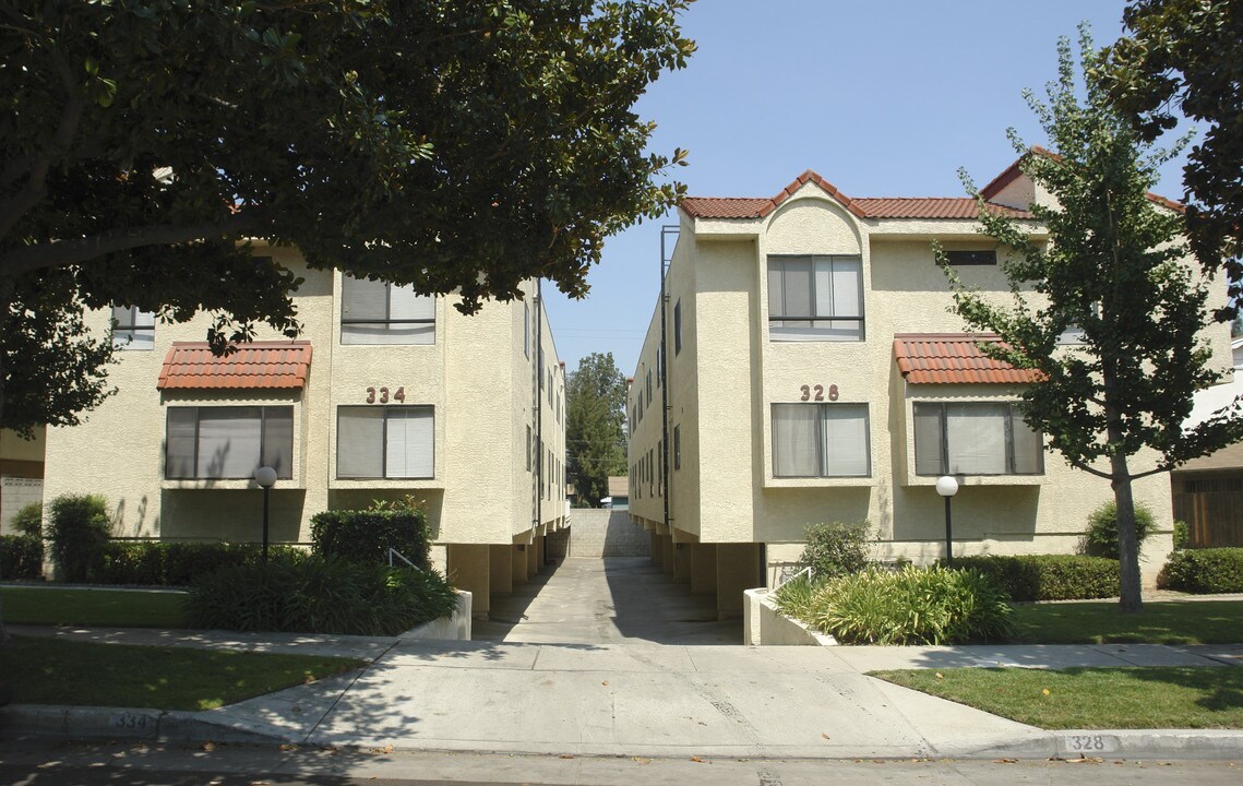 328-334 N Monterey St in Alhambra, CA - Building Photo