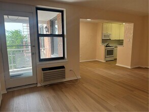 3235 Emmons Ave in Brooklyn, NY - Building Photo - Building Photo