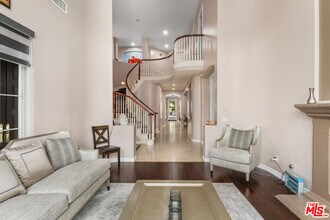 996 N Antonio Cir in Orange, CA - Building Photo - Building Photo