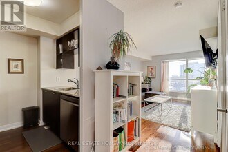 181 Village Green Square in Toronto, ON - Building Photo - Building Photo